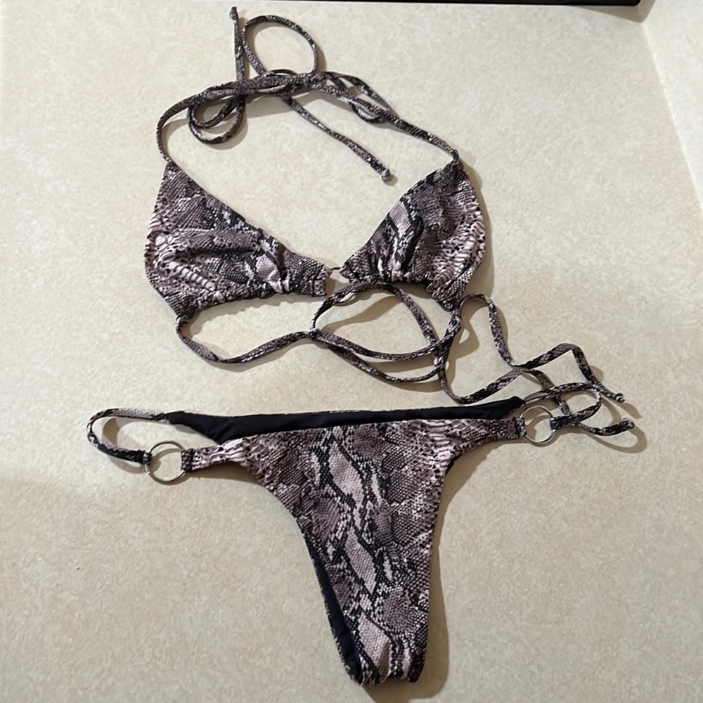 Frankie’s Bikini Boa Set in Snakeskin M